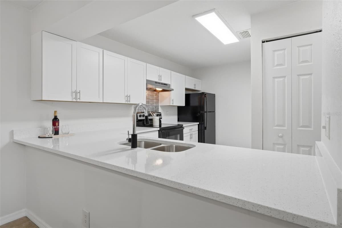 648 KENWICK CIRCLE — photo 9 of 37