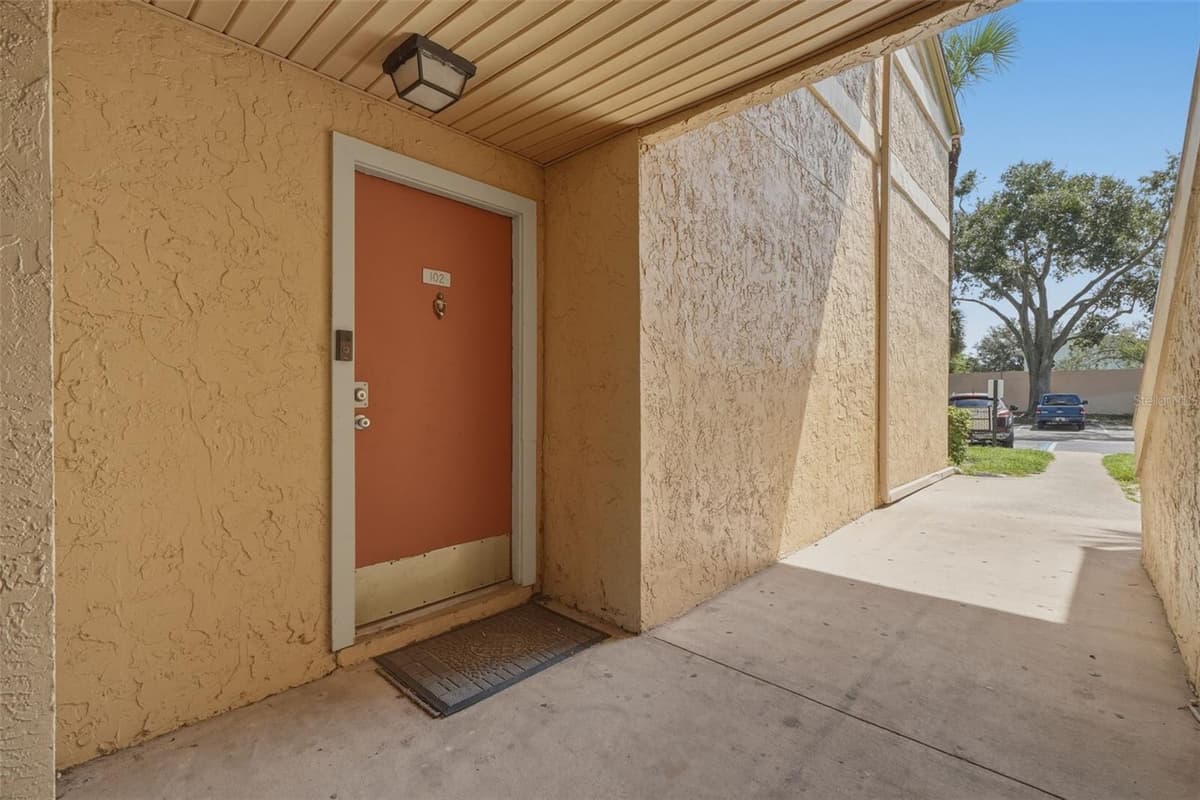 648 KENWICK CIRCLE — photo 5 of 37