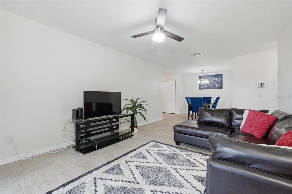 648 KENWICK CIRCLE — photo 17 of 37