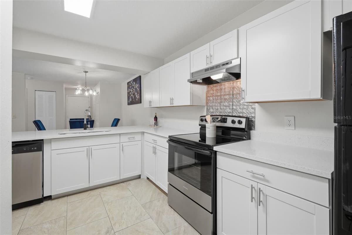 648 KENWICK CIRCLE — photo 13 of 37