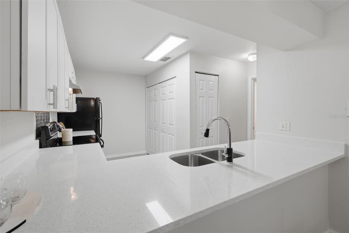 648 KENWICK CIRCLE — photo 11 of 37