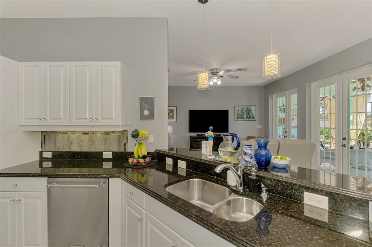 107 WAYFOREST DRIVE — photo 30 of 73