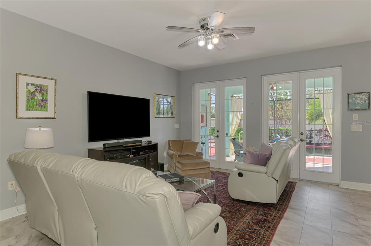 107 WAYFOREST DRIVE — photo 19 of 73