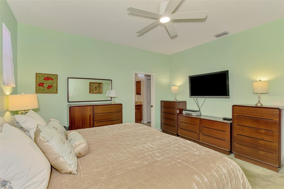 107 WAYFOREST DRIVE — photo 36 of 73