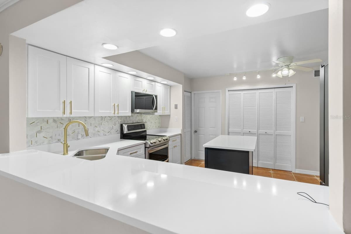 182 HERON BAY CIRCLE — photo 12 of 43
