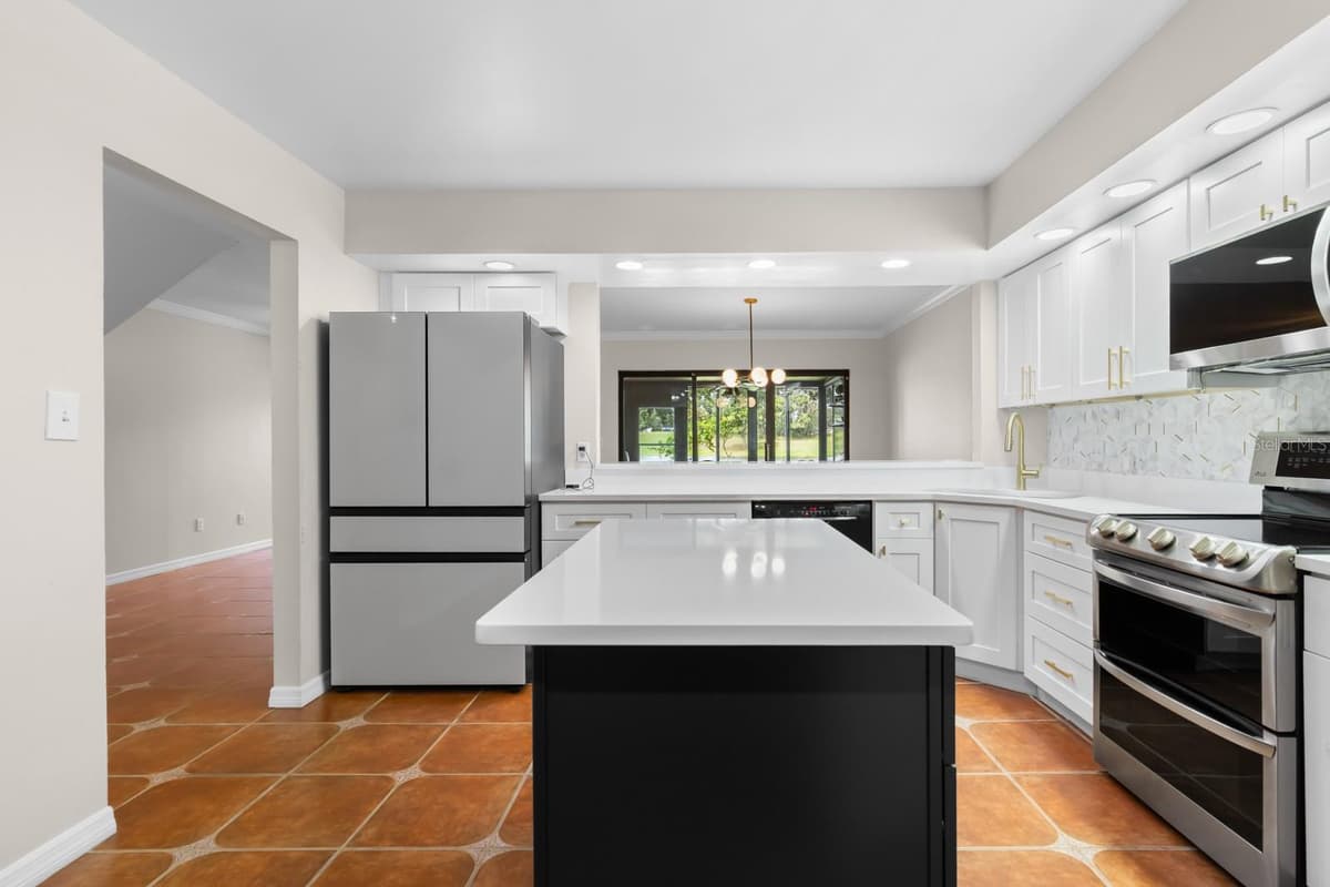182 HERON BAY CIRCLE — photo 11 of 43