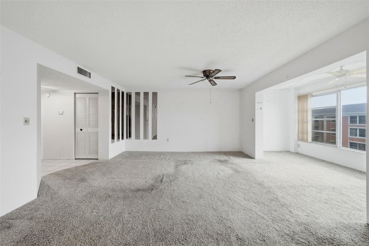 6800 20TH AVENUE — photo 8 of 26
