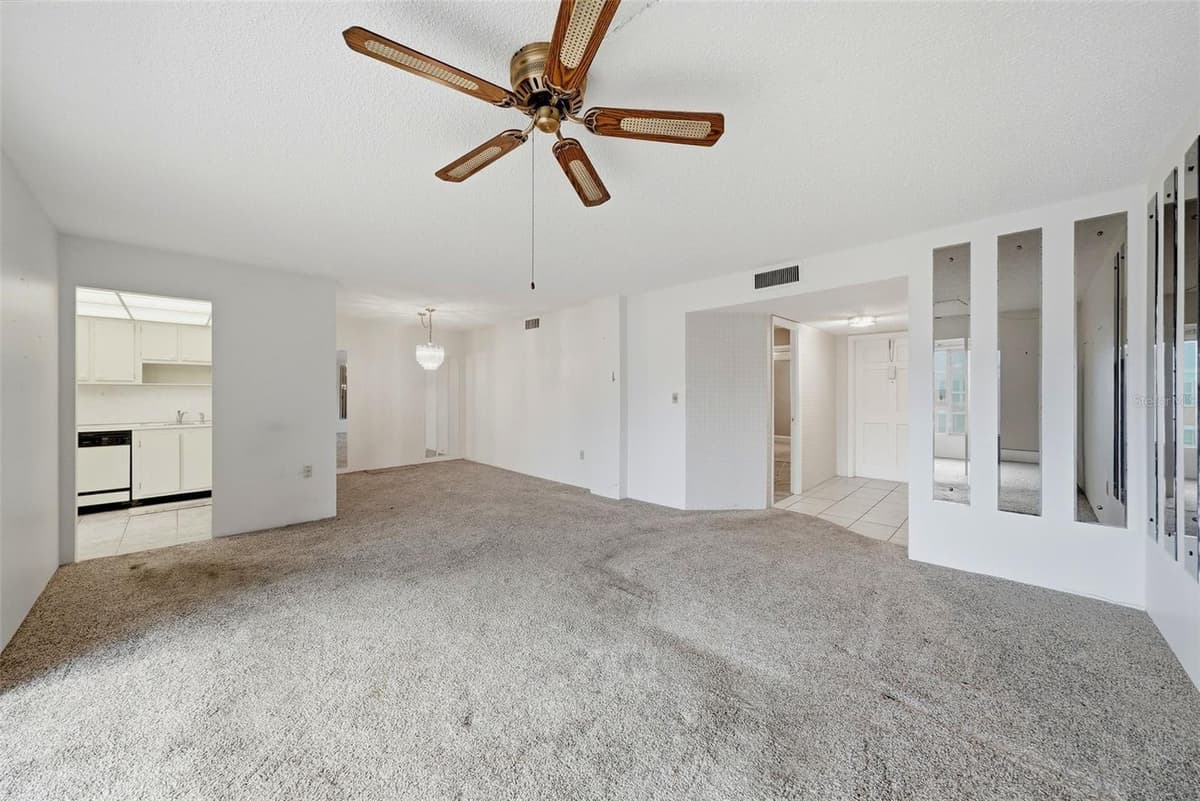 6800 20TH AVENUE — photo 4 of 26