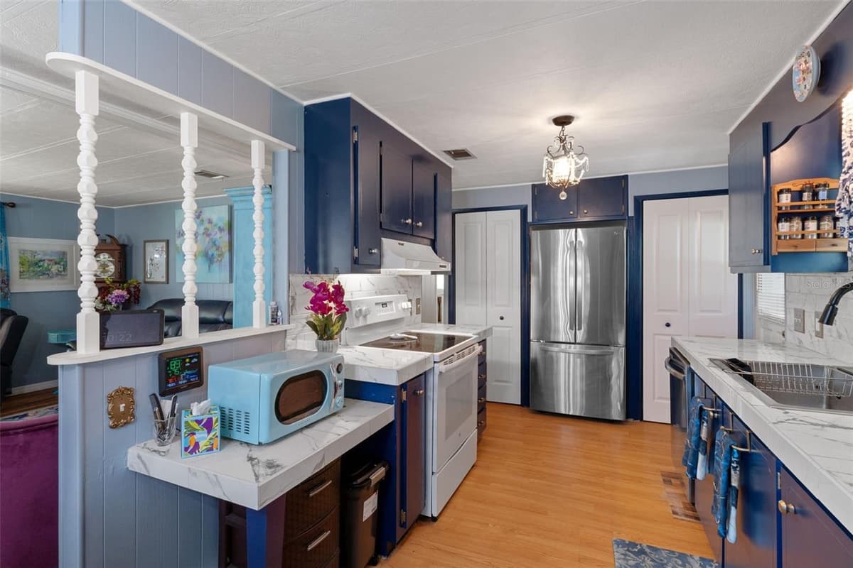 14621 BROOKRIDGE BOULEVARD — photo 8 of 41