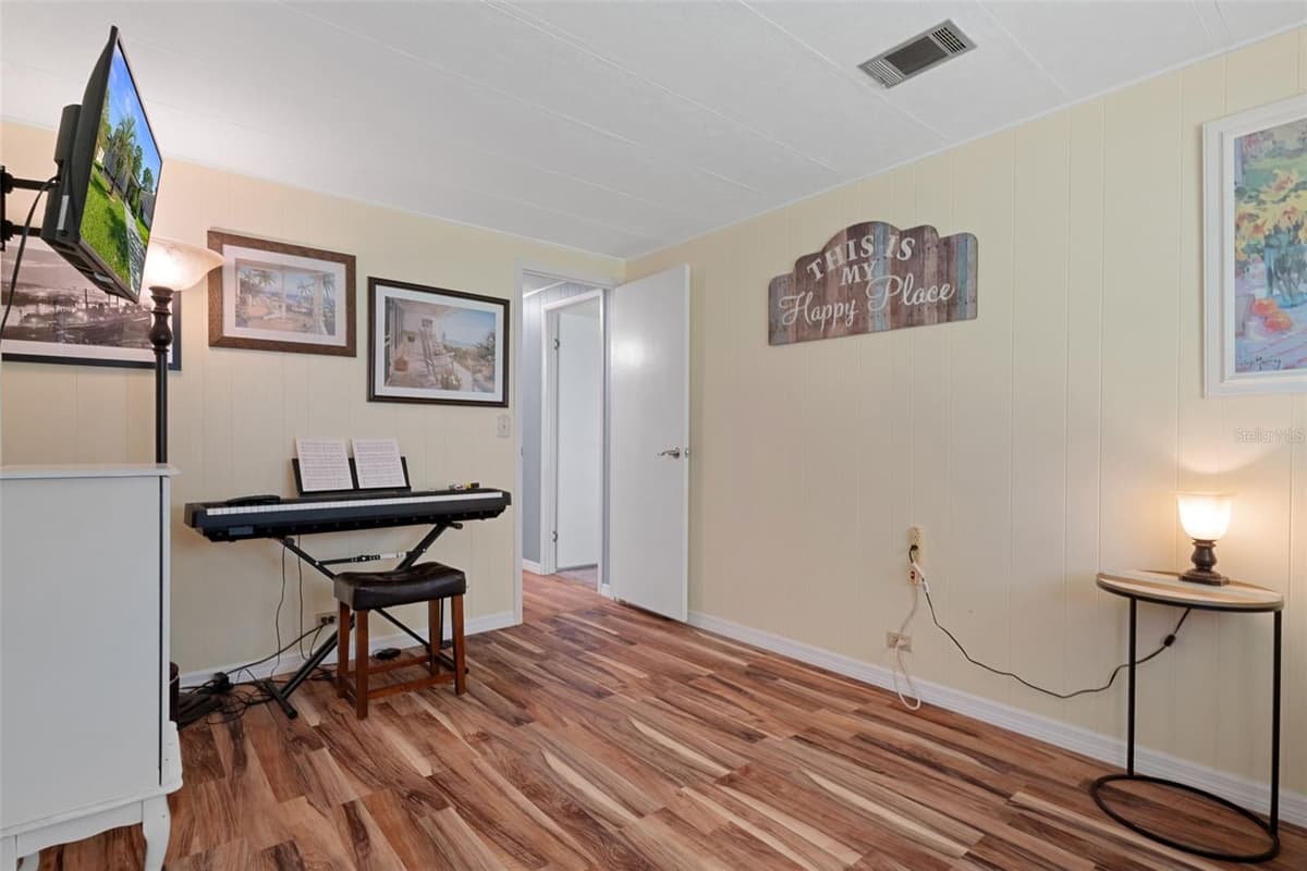 14621 BROOKRIDGE BOULEVARD — photo 15 of 41