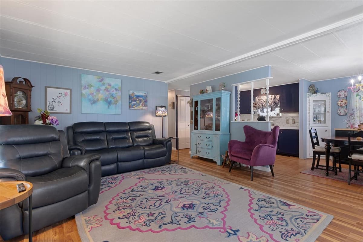 14621 BROOKRIDGE BOULEVARD — photo 4 of 41