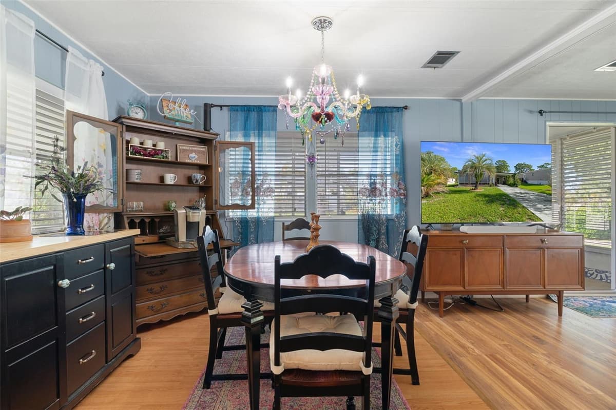 14621 BROOKRIDGE BOULEVARD — photo 7 of 41