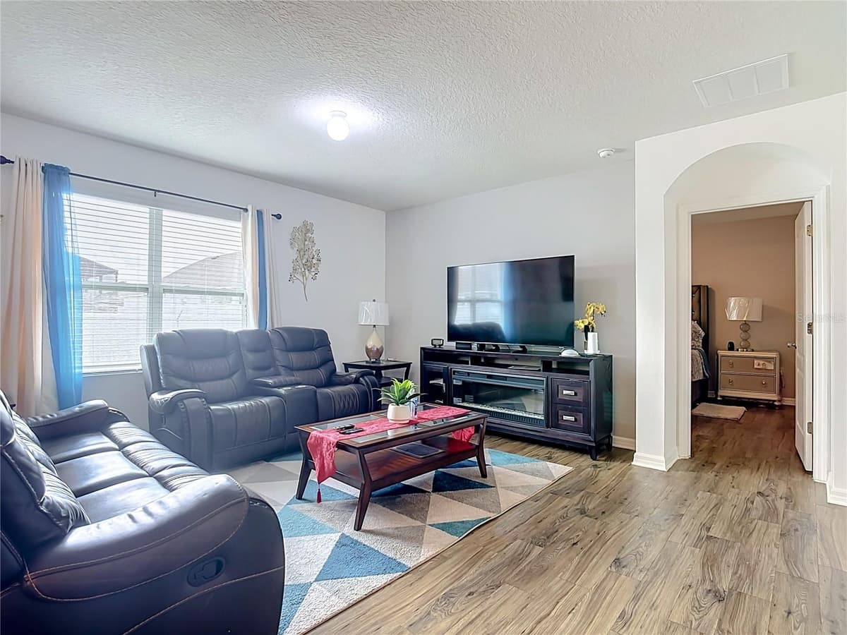 829 SHEEN CIRCLE — photo 10 of 56