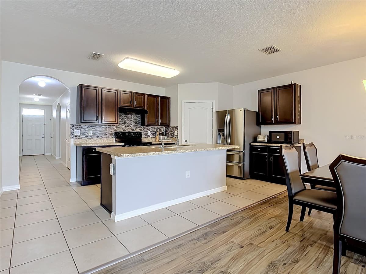 829 SHEEN CIRCLE — photo 15 of 56
