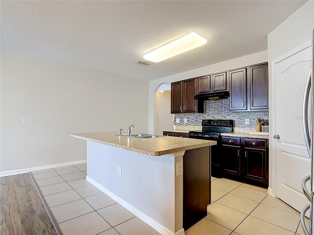 829 SHEEN CIRCLE — photo 17 of 56