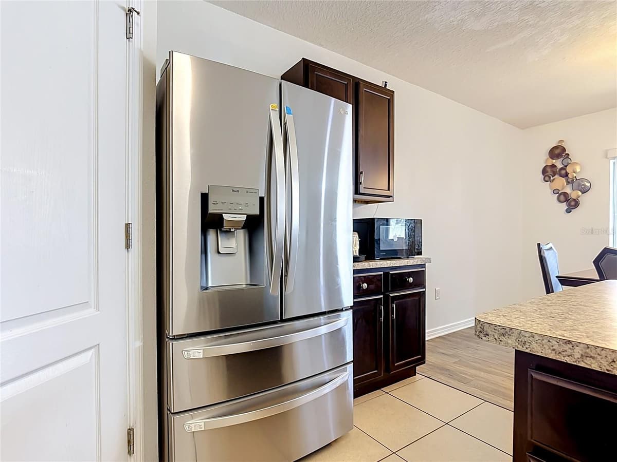 829 SHEEN CIRCLE — photo 11 of 56