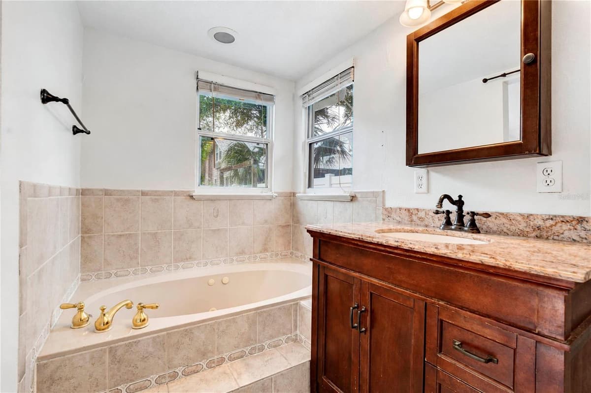 1512 OREGON STREET — photo 14 of 49