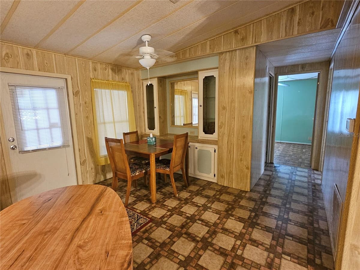 198 SUNSET DRIVE — photo 8 of 25