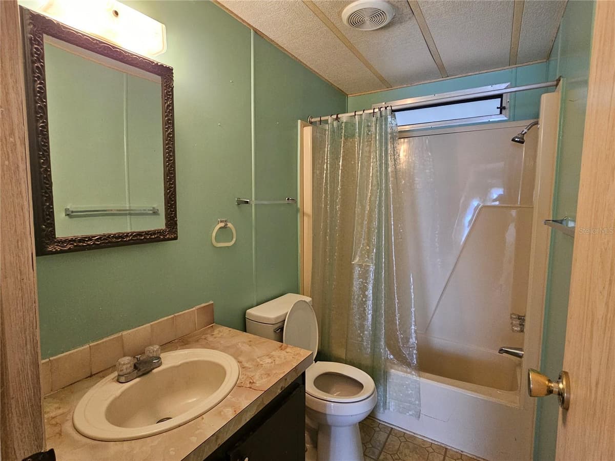 198 SUNSET DRIVE — photo 12 of 25