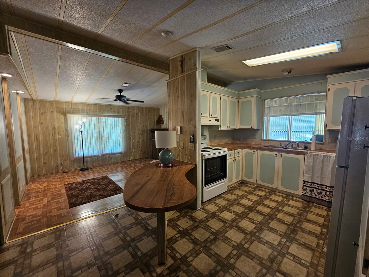 198 SUNSET DRIVE — photo 5 of 25