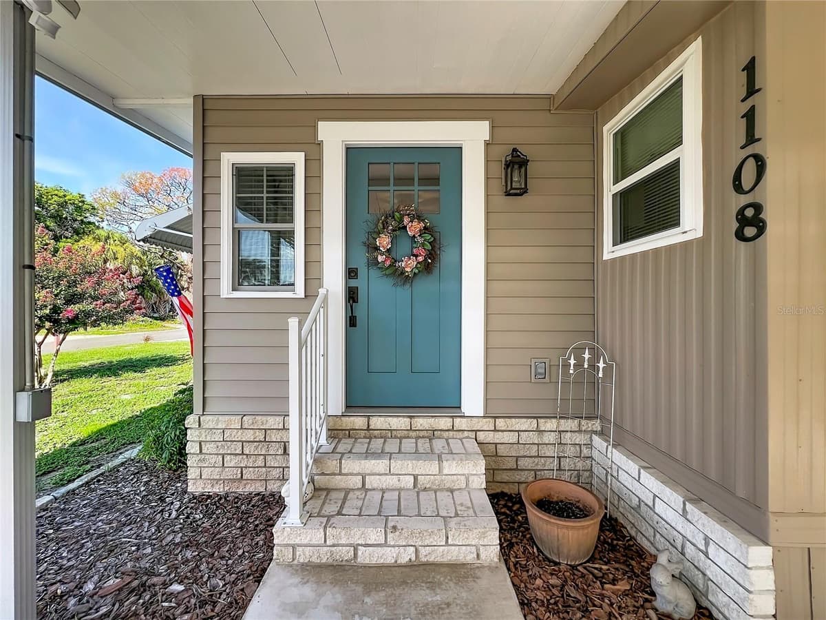 1108 NASSAU CIRCLE — photo 2 of 63