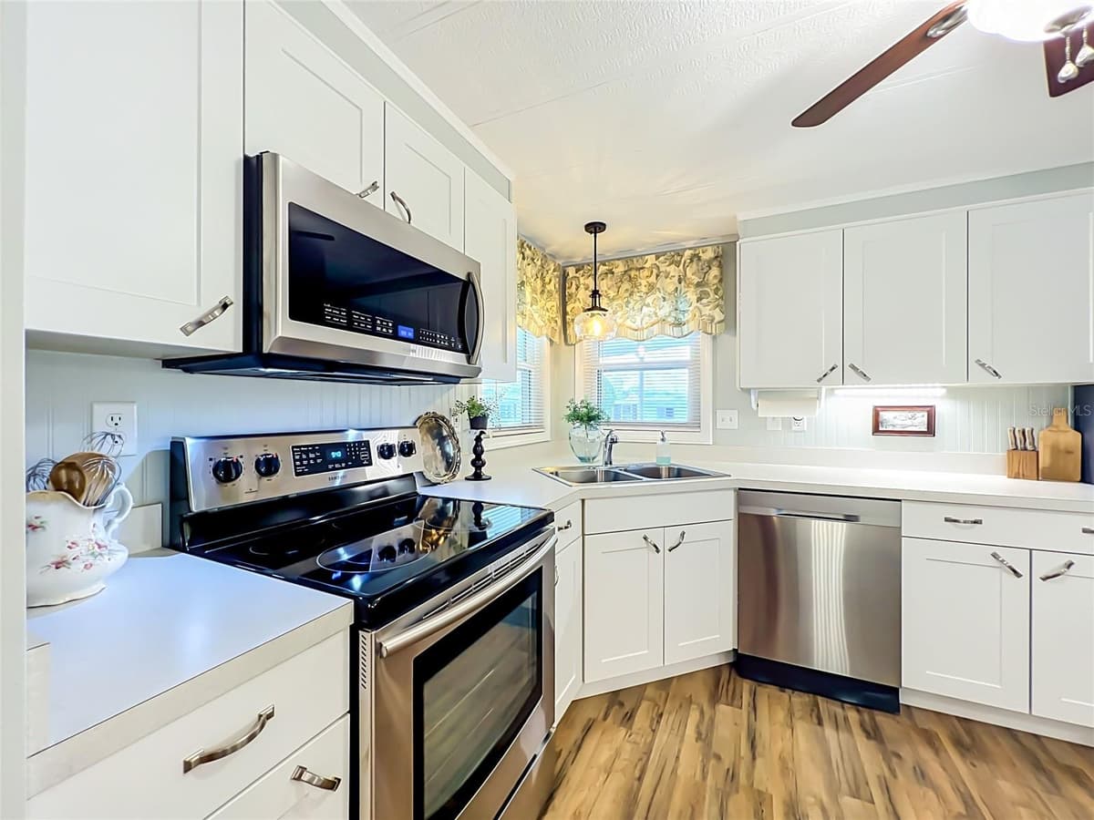 1108 NASSAU CIRCLE — photo 17 of 63