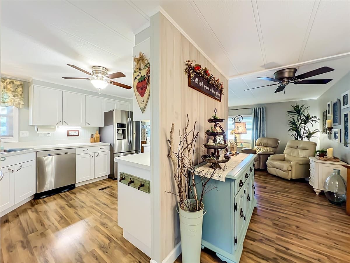 1108 NASSAU CIRCLE — photo 15 of 63
