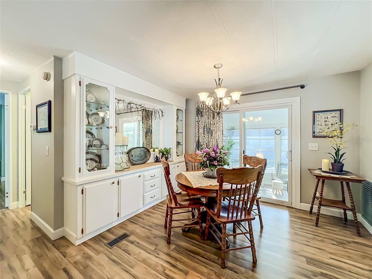 1108 NASSAU CIRCLE — photo 11 of 63