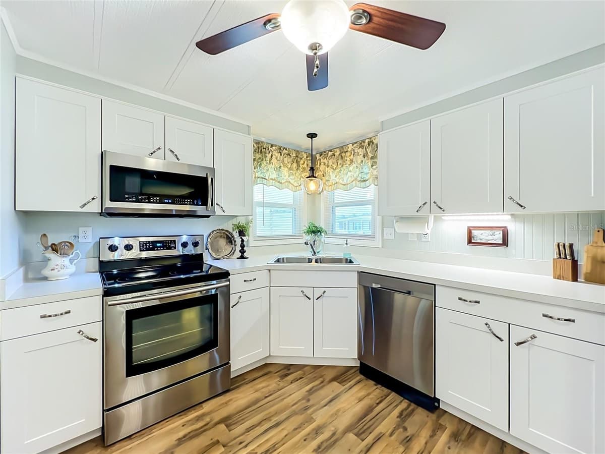 1108 NASSAU CIRCLE — photo 18 of 63