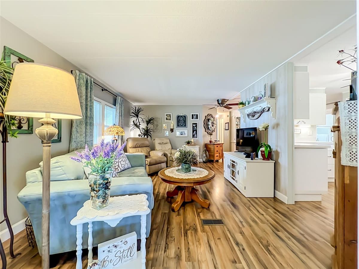 1108 NASSAU CIRCLE — photo 7 of 63