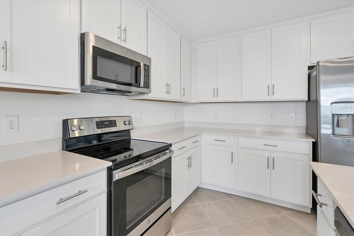 14161 HERITAGE LANDING BOULEVARD — photo 12 of 62