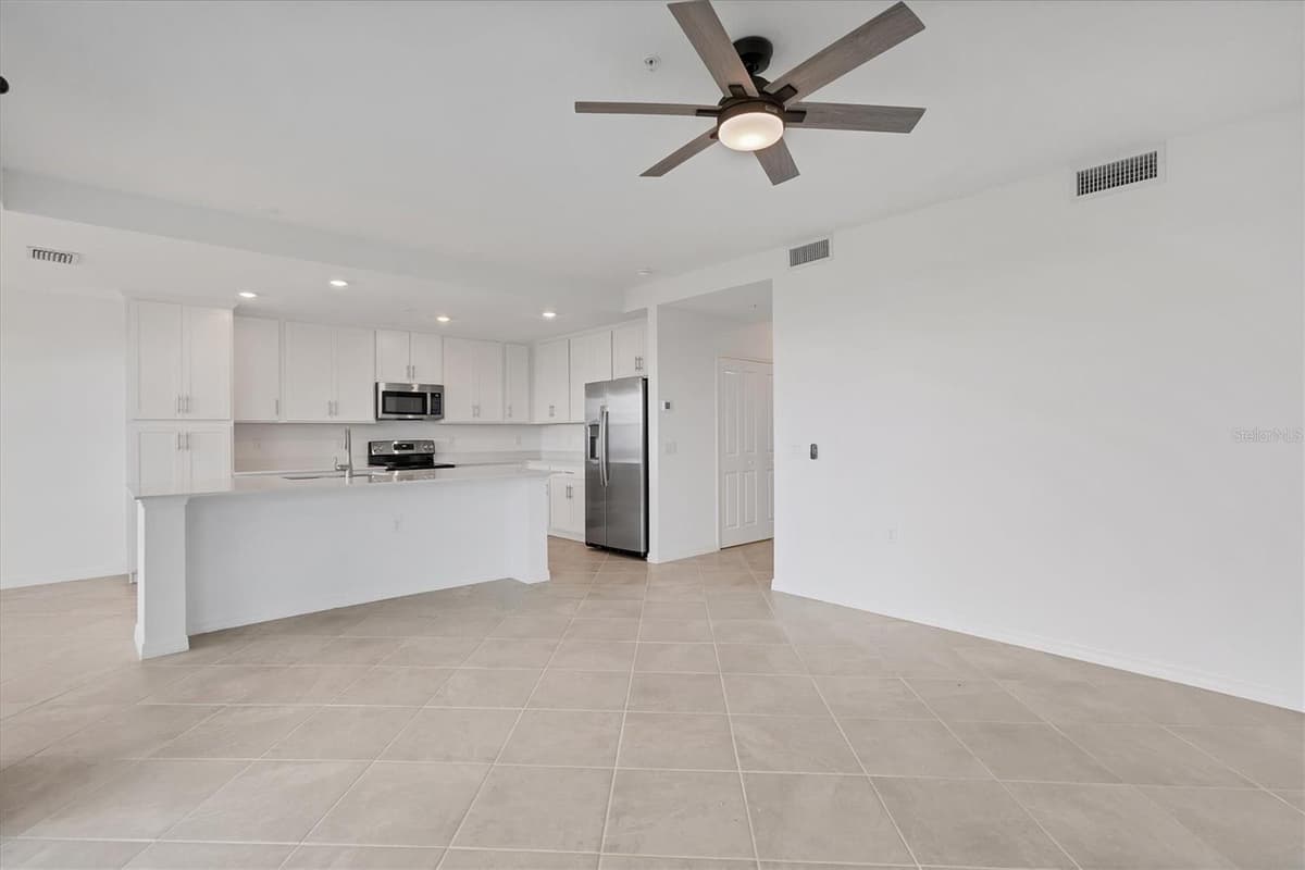 14161 HERITAGE LANDING BOULEVARD — photo 8 of 62