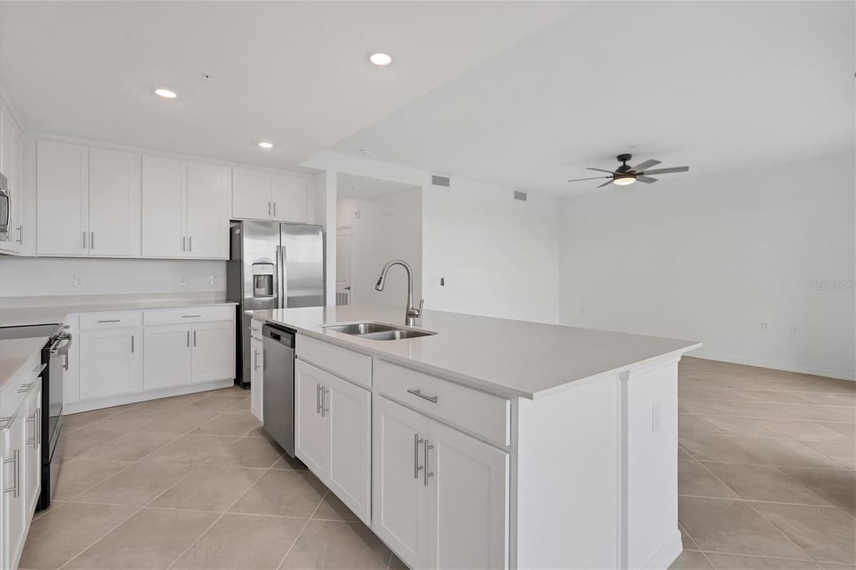 14161 HERITAGE LANDING BOULEVARD — photo 11 of 62