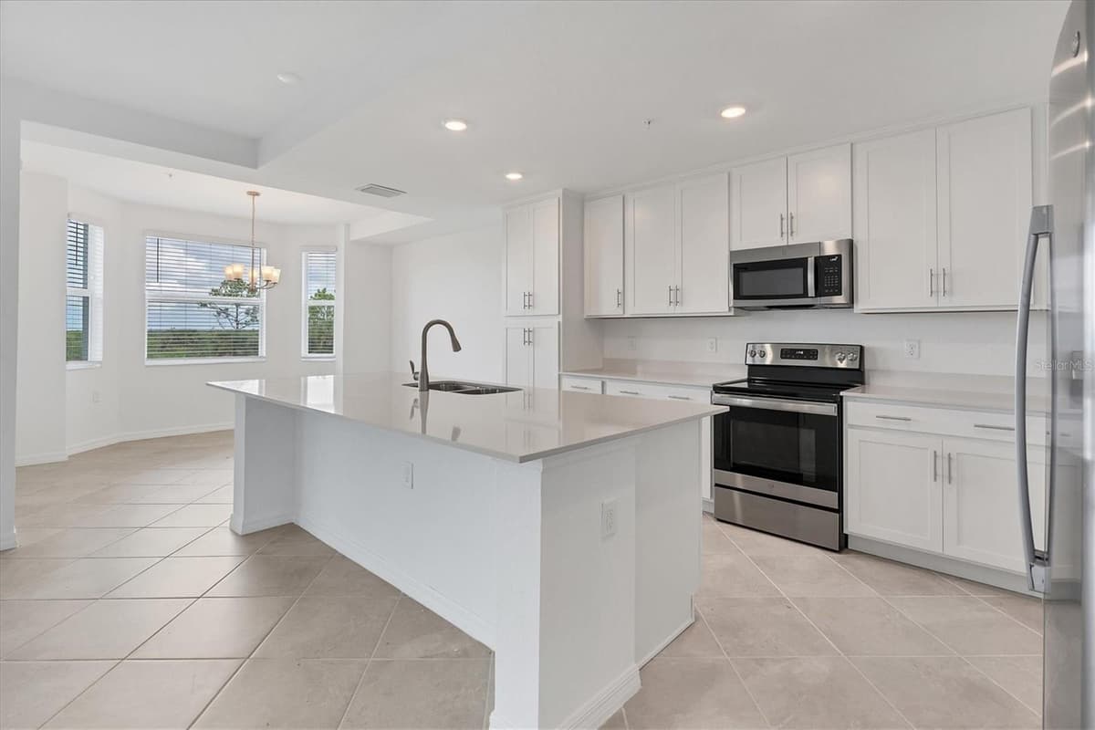 14161 HERITAGE LANDING BOULEVARD — photo 9 of 62