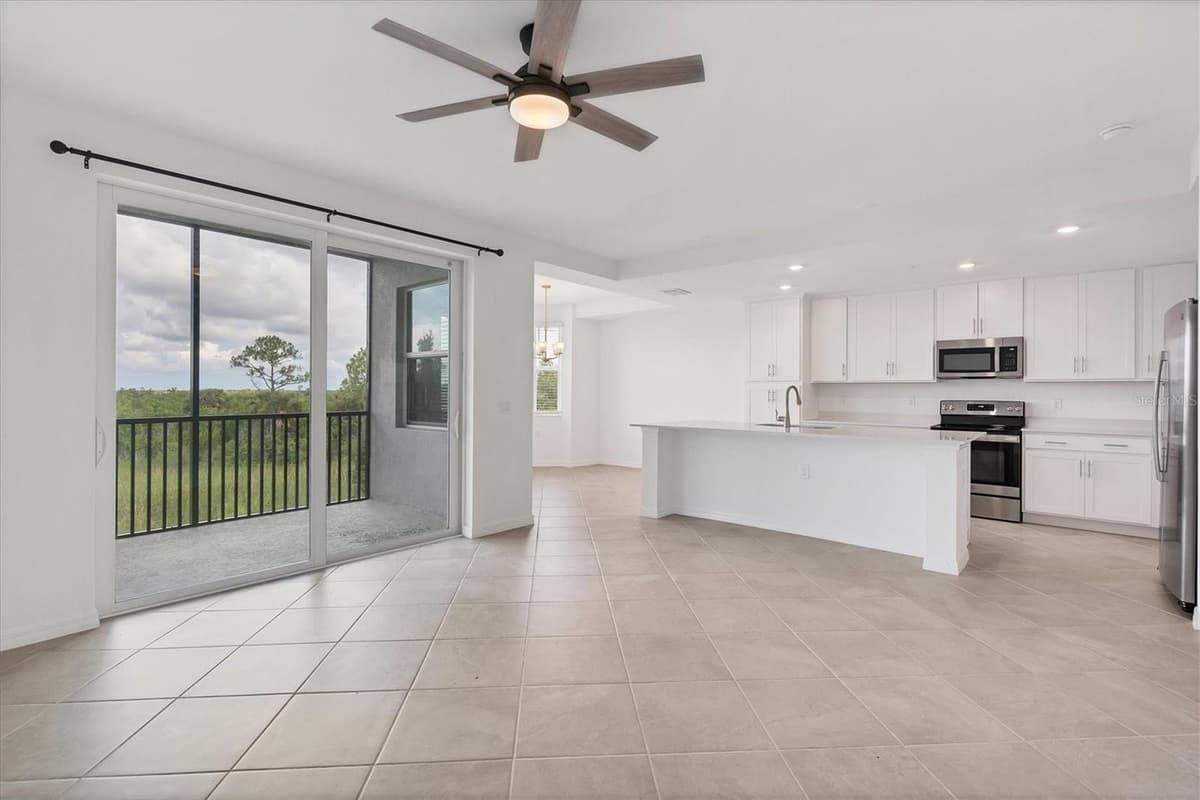 14161 HERITAGE LANDING BOULEVARD — photo 7 of 62