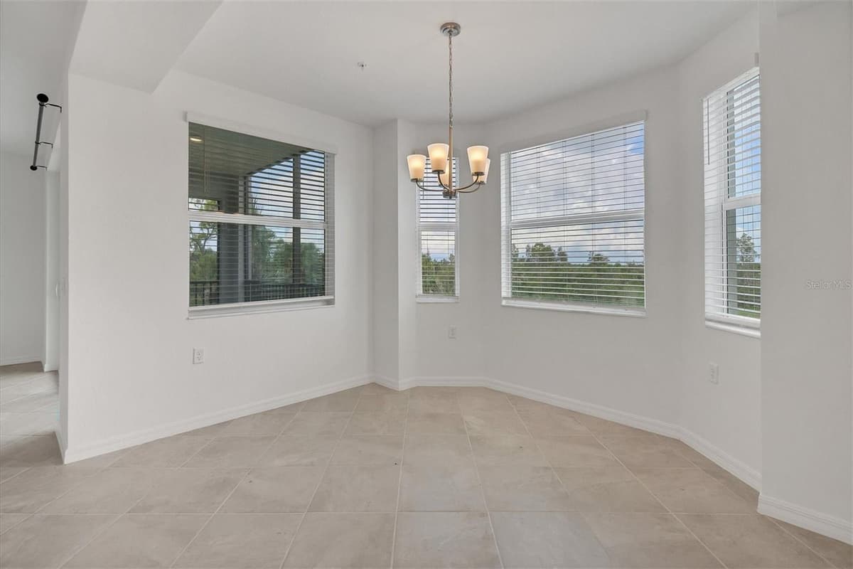 14161 HERITAGE LANDING BOULEVARD — photo 14 of 62