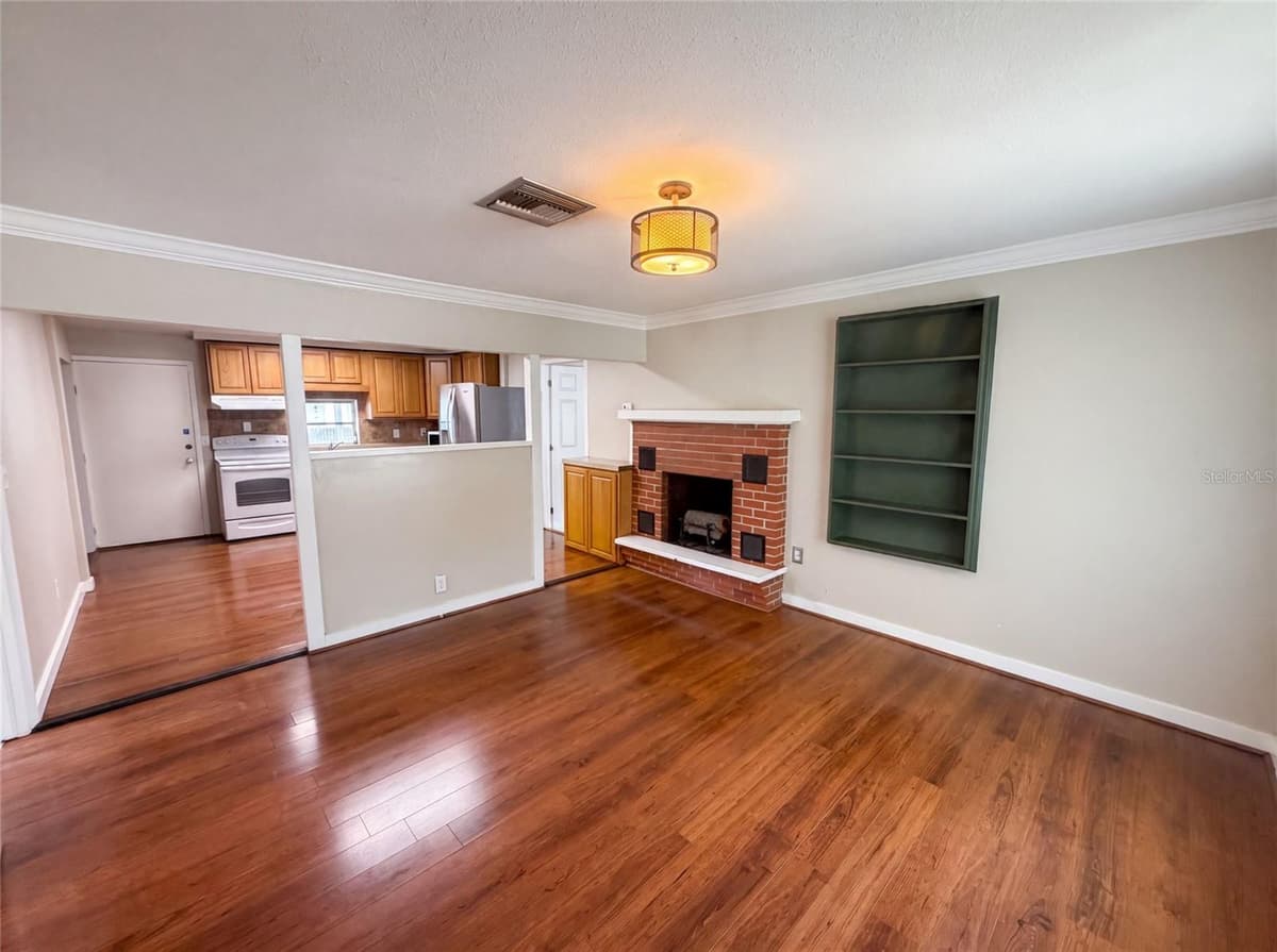 345 ACROPOLIS DRIVE — photo 10 of 24