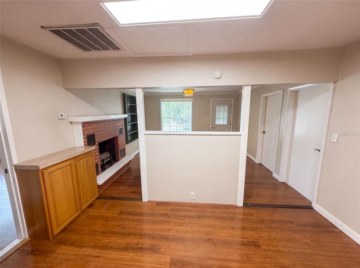 345 ACROPOLIS DRIVE — photo 8 of 24