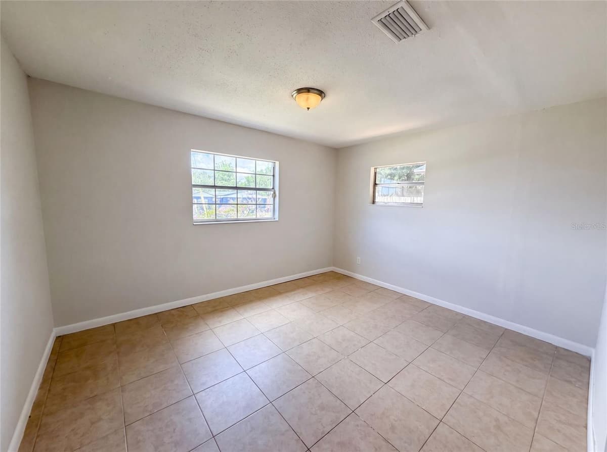 7018 LYNWOOD DRIVE — photo 3 of 13
