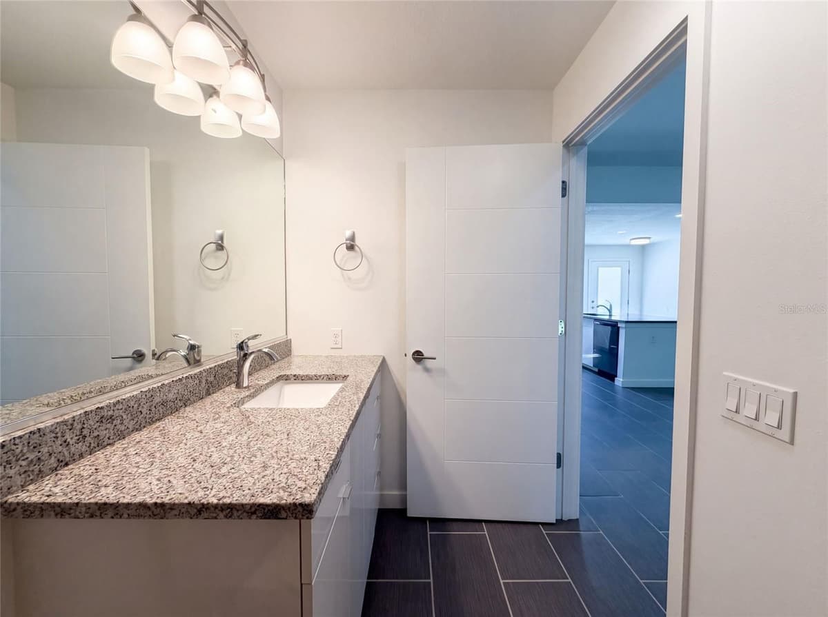 2840 SHADE AVENUE — photo 16 of 21