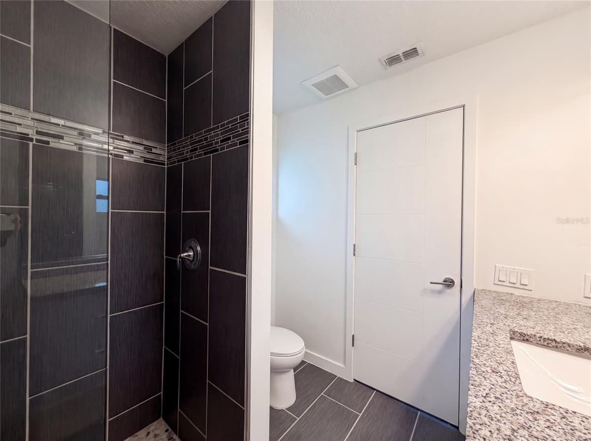 2840 SHADE AVENUE — photo 17 of 21