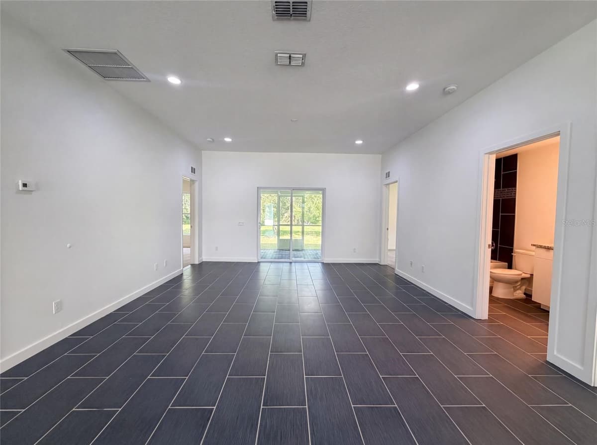 2840 SHADE AVENUE — photo 3 of 21