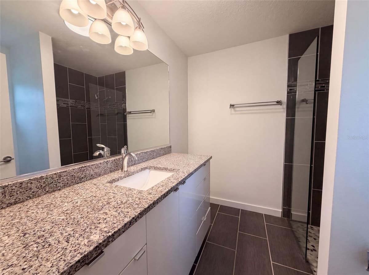 2840 SHADE AVENUE — photo 15 of 21