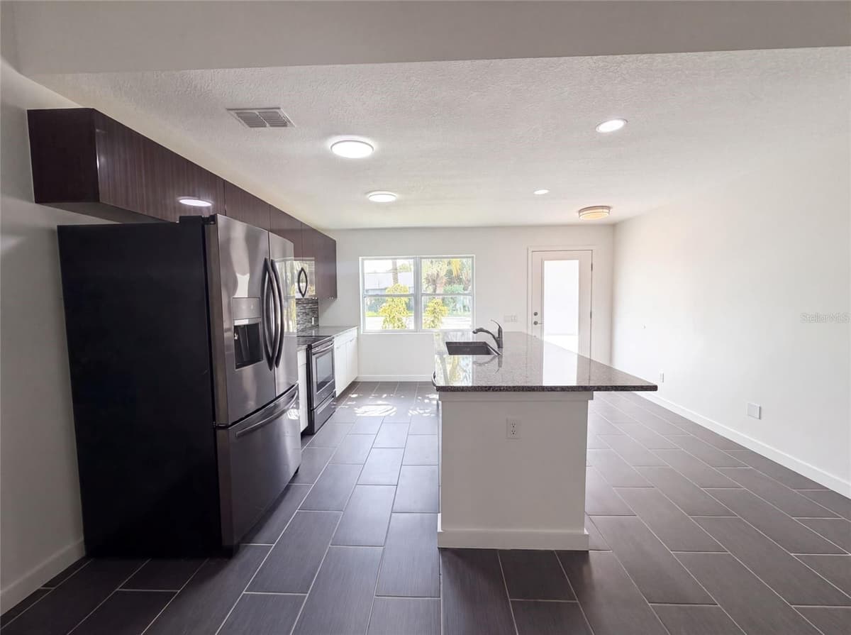 2840 SHADE AVENUE — photo 8 of 21