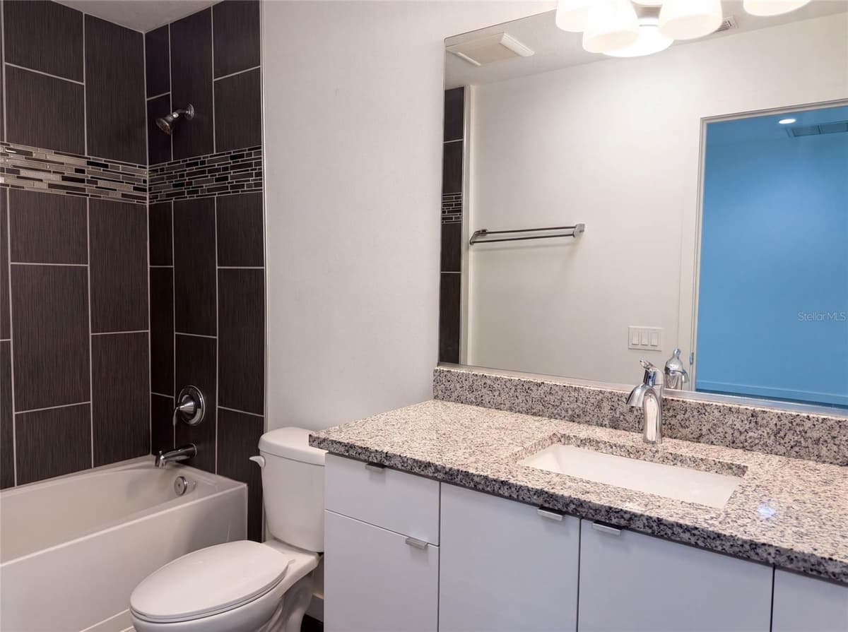 2840 SHADE AVENUE — photo 14 of 21