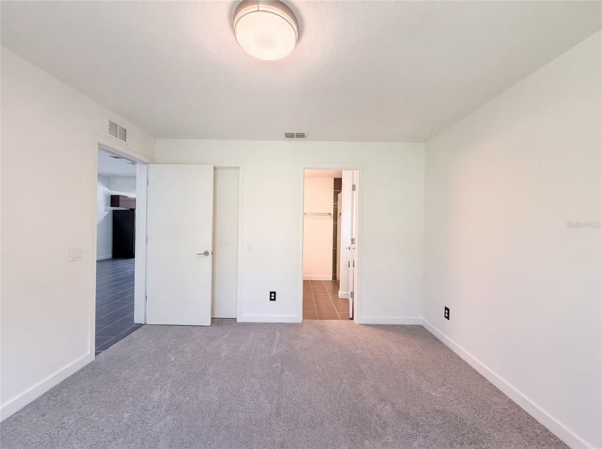 2840 SHADE AVENUE — photo 13 of 21