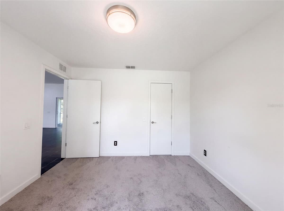 2840 SHADE AVENUE — photo 10 of 21