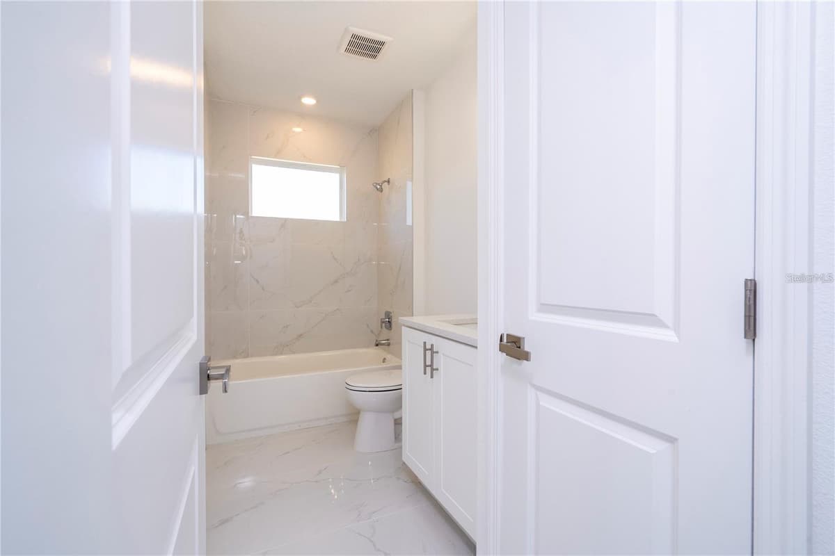 42021 TAMARAC STREET — photo 27 of 32