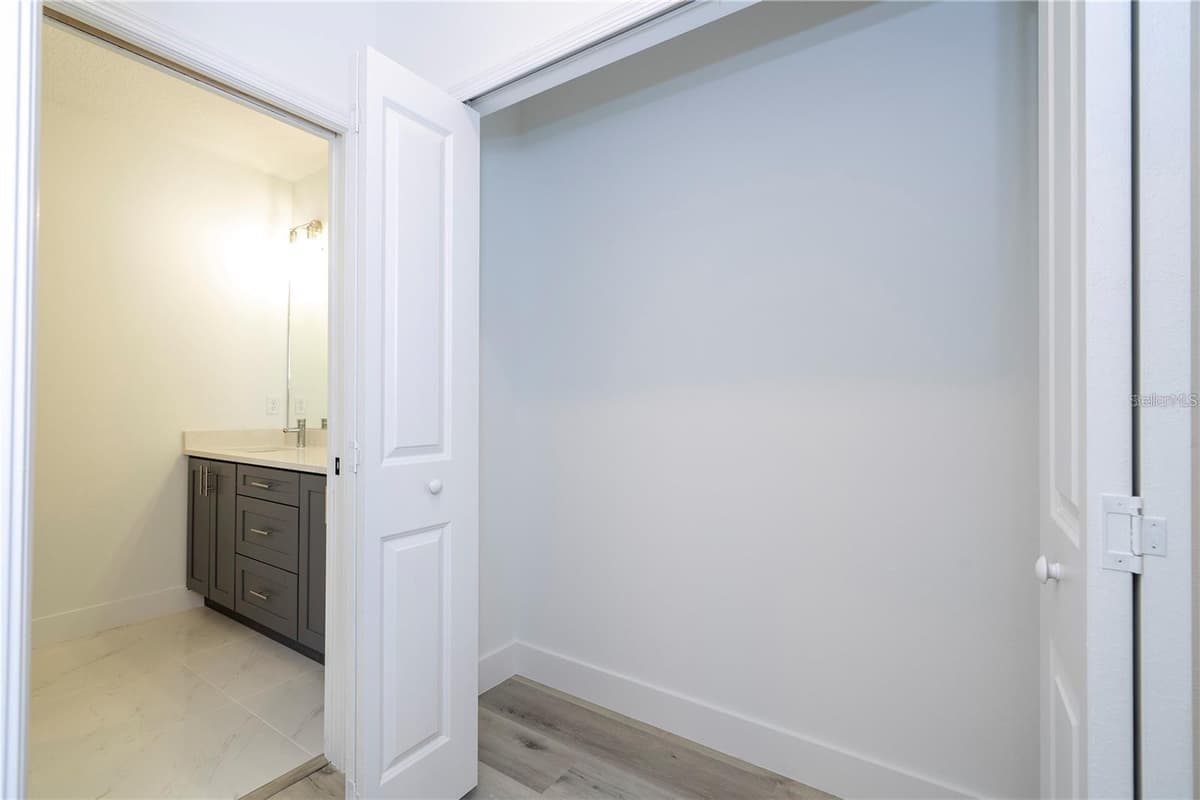 42021 TAMARAC STREET — photo 17 of 32