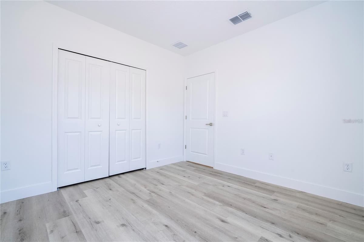 42021 TAMARAC STREET — photo 25 of 32